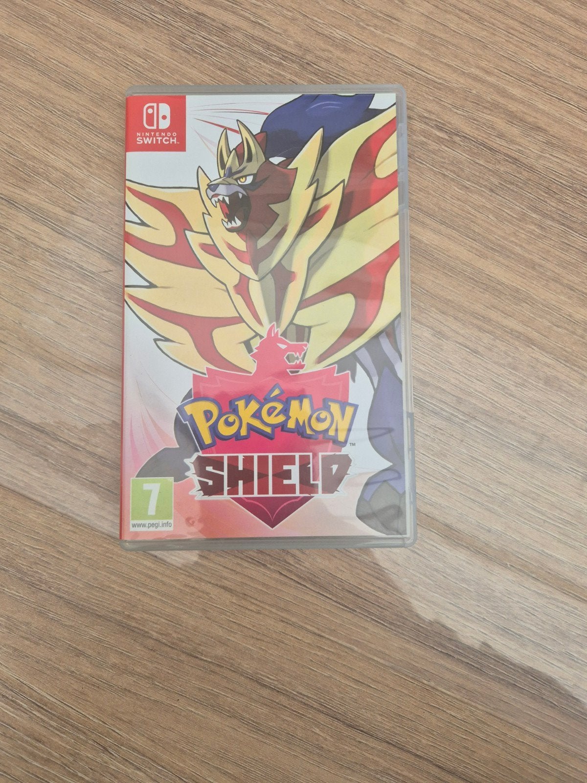 Pokémon Shield Nintendo Switch - Zo goed als nieuw, Spelcomputers en Games, Games | Nintendo Switch, Online, 1 speler, Ophalen of Verzenden