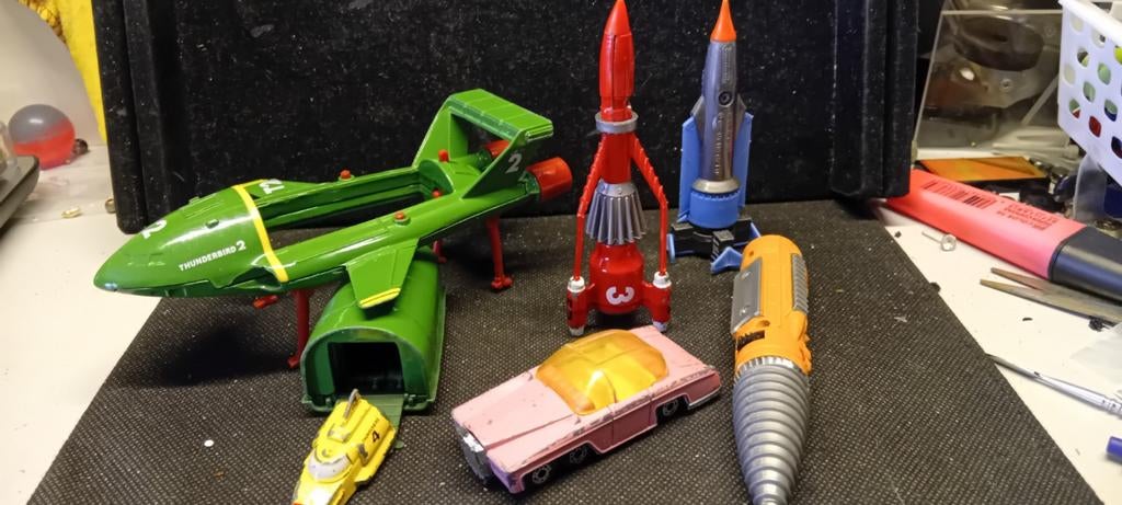 THE THUNDERBIRDS . Set voertuigen., Ophalen of Verzenden, Gebruikt, Beeldje, Replica of Model