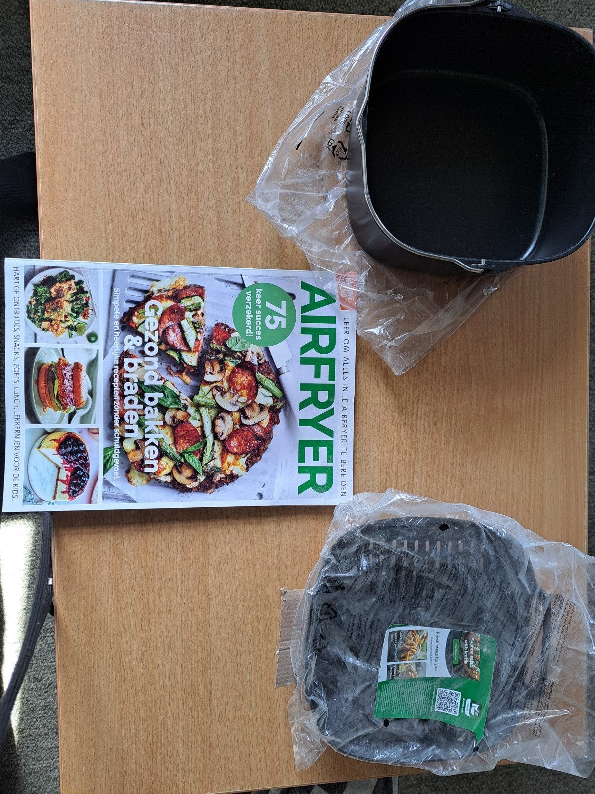 Nieuwe Airfryer accessoires en kookboek, Ophalen of Verzenden, Nieuw