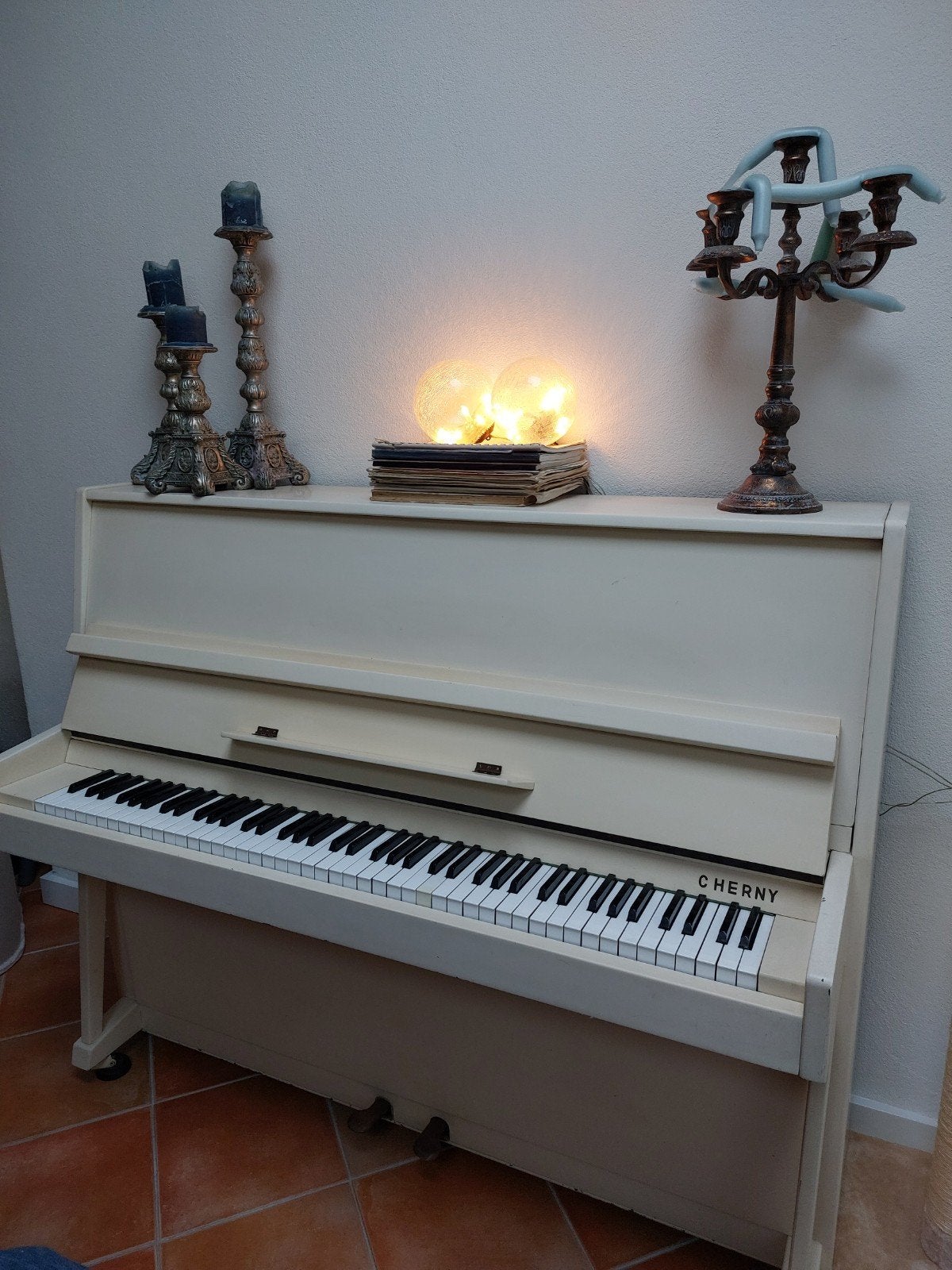 Cherny Piano - Crème Kleur - Prachtig Geluid, Ophalen, Zo goed als nieuw, Overige kleuren, Piano