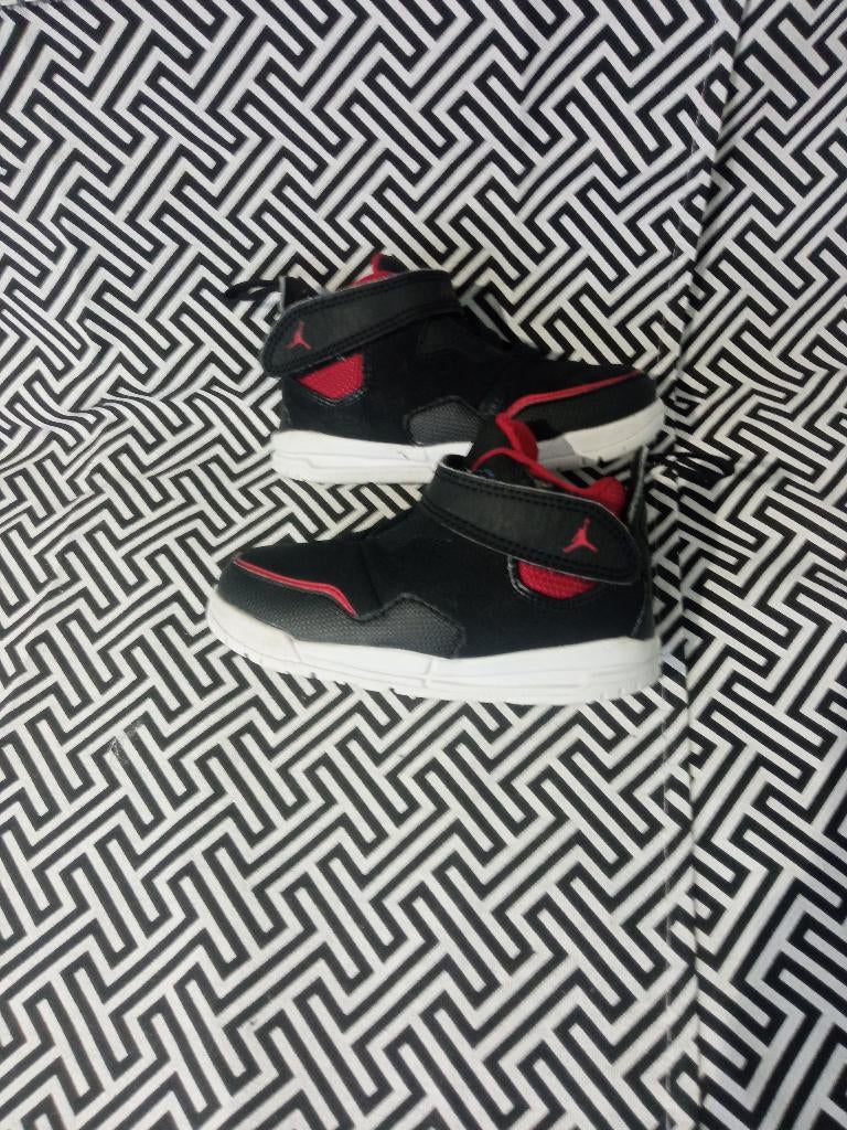 Nike Jordan Courtside 23 maat 23,5. babysneaker / Vintage /, Schoentjes, Zo goed als nieuw, Nike Jordan, Verzenden