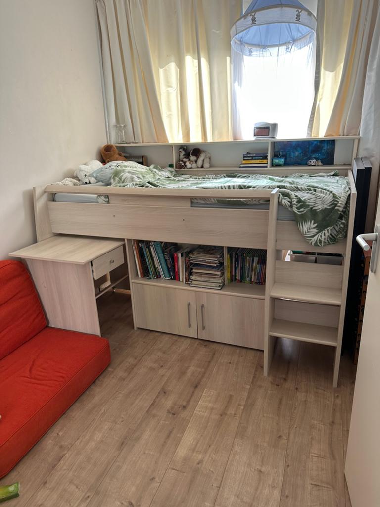 Half hoogslaper met opbergruimte en buro kinderbed hout, Kinderen en Baby's, Kinderkamer | Stapelbedden en Hoogslapers, Ophalen