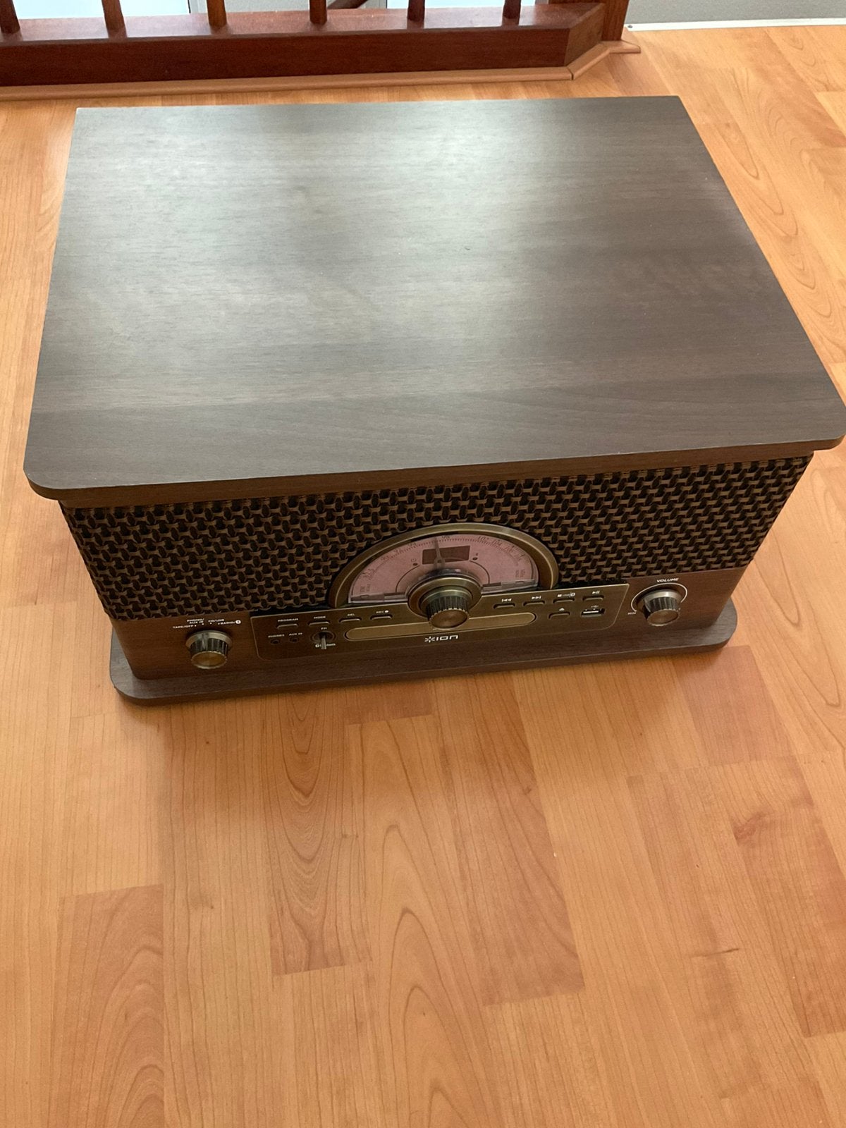 ION Audio 7-in-1 Muziekcentrum met Platenspeler, Zo goed als nieuw, USB-aansluiting, Platenspeler, Ophalen
