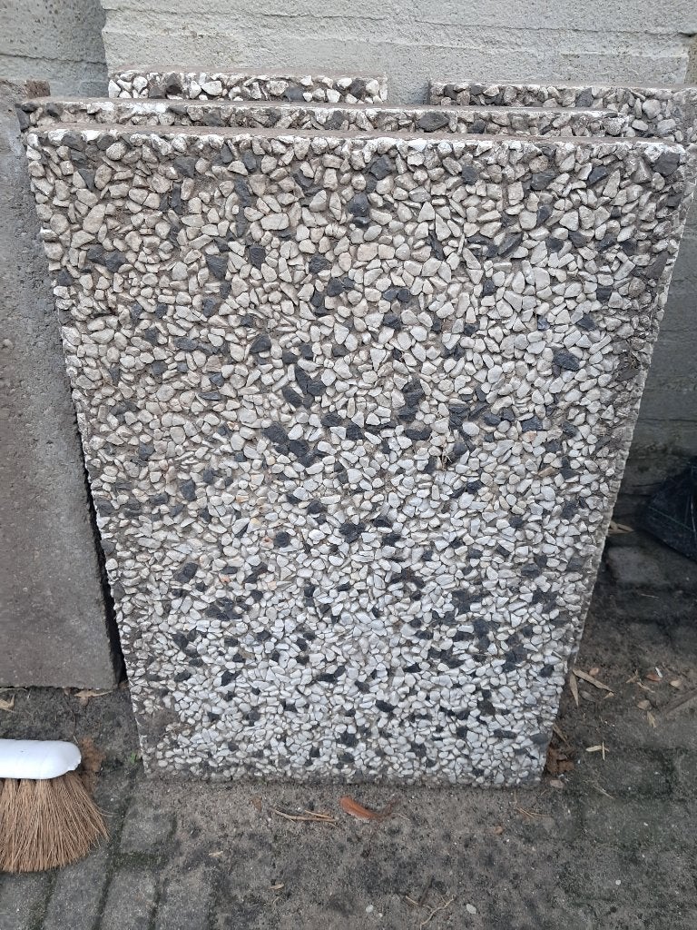 Ongeveer 22 kiezeltegels gratis af te halen, Tuin en Terras, Ophalen, Gebruikt, Klinkers, 10 m² of meer
