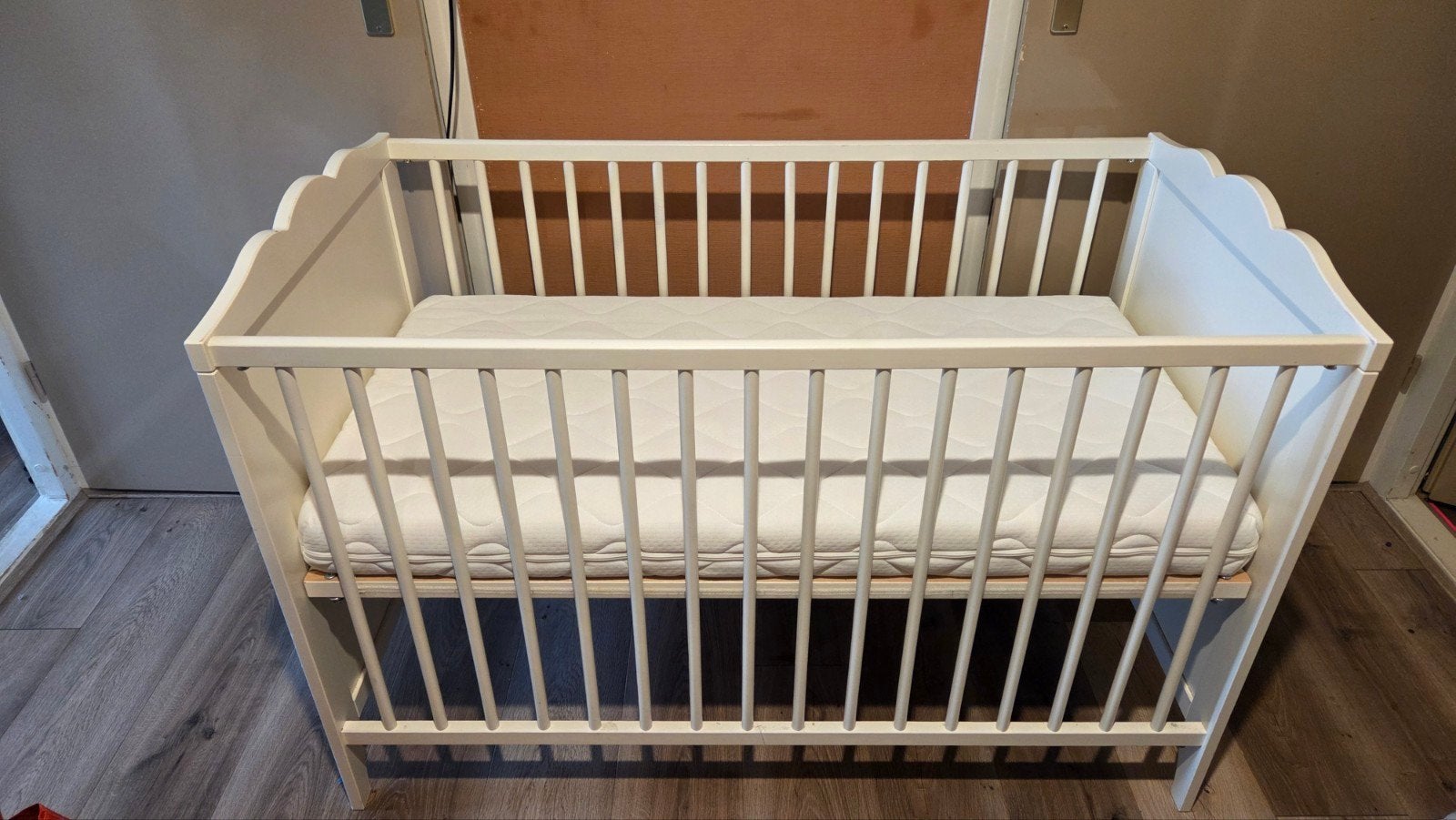 baby bed, matras en kast, Kinderen en Baby's, Ophalen, Gebruikt, 50 tot 70 cm, 105 cm of meer