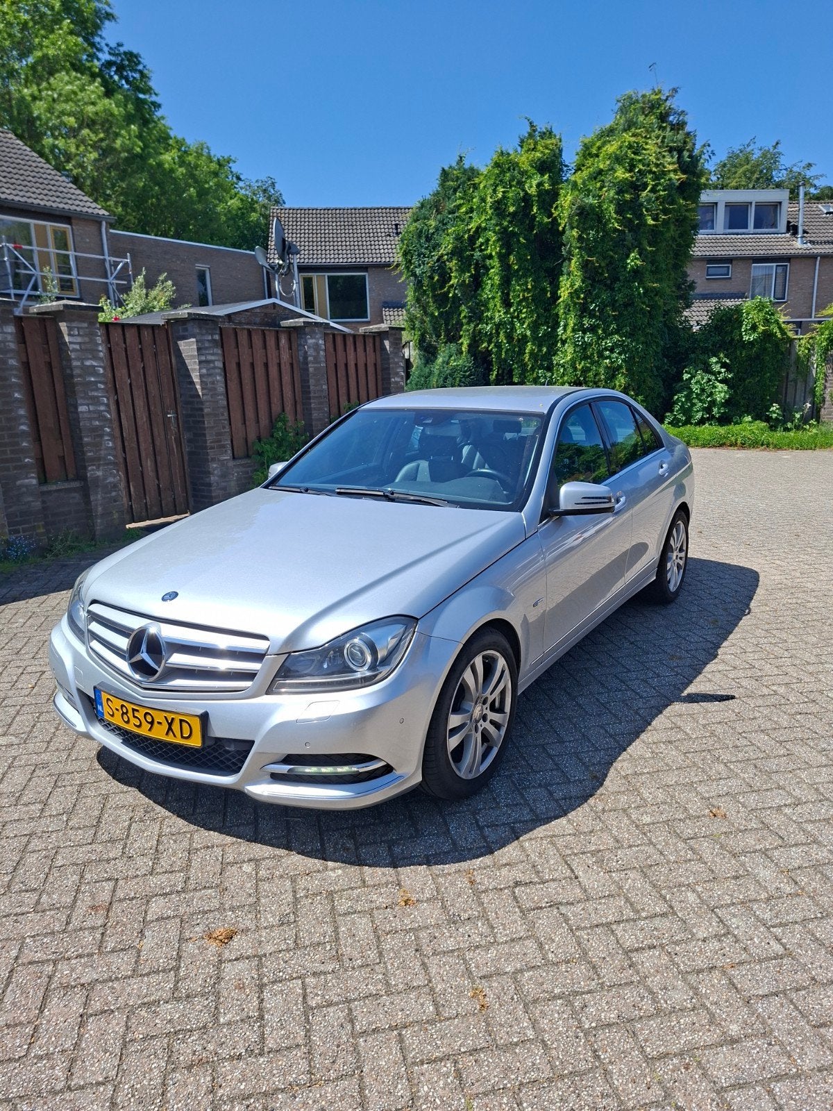 Grijze Mercedes-Benz c180 blue efficiënty, Automaat, Achterwielaandrijving, Zwart, 4 cilinders