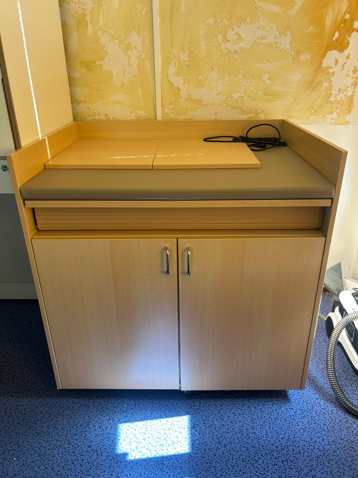 In hoogte verstelbare commode, Ophalen, 70 cm of meer, 105 cm of meer, Commode