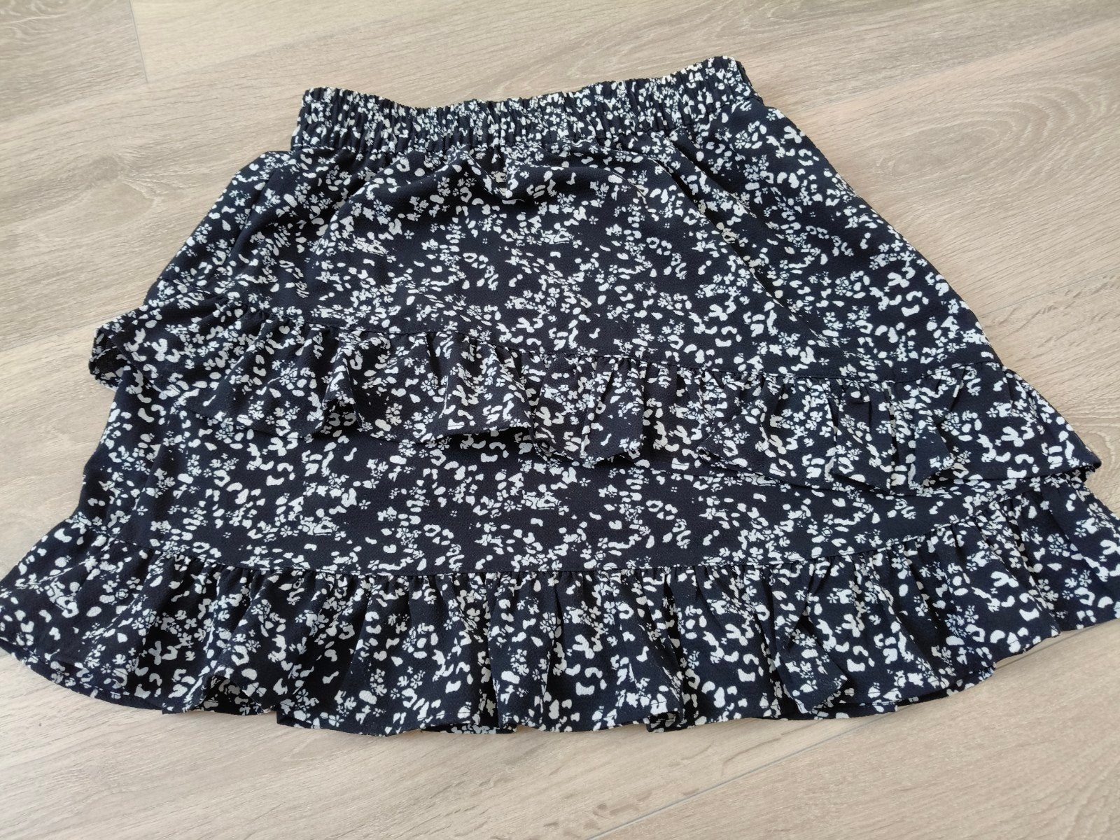 Pigalle zwart rokje met ruffles en elastische band, maat 34, Ophalen of Verzenden