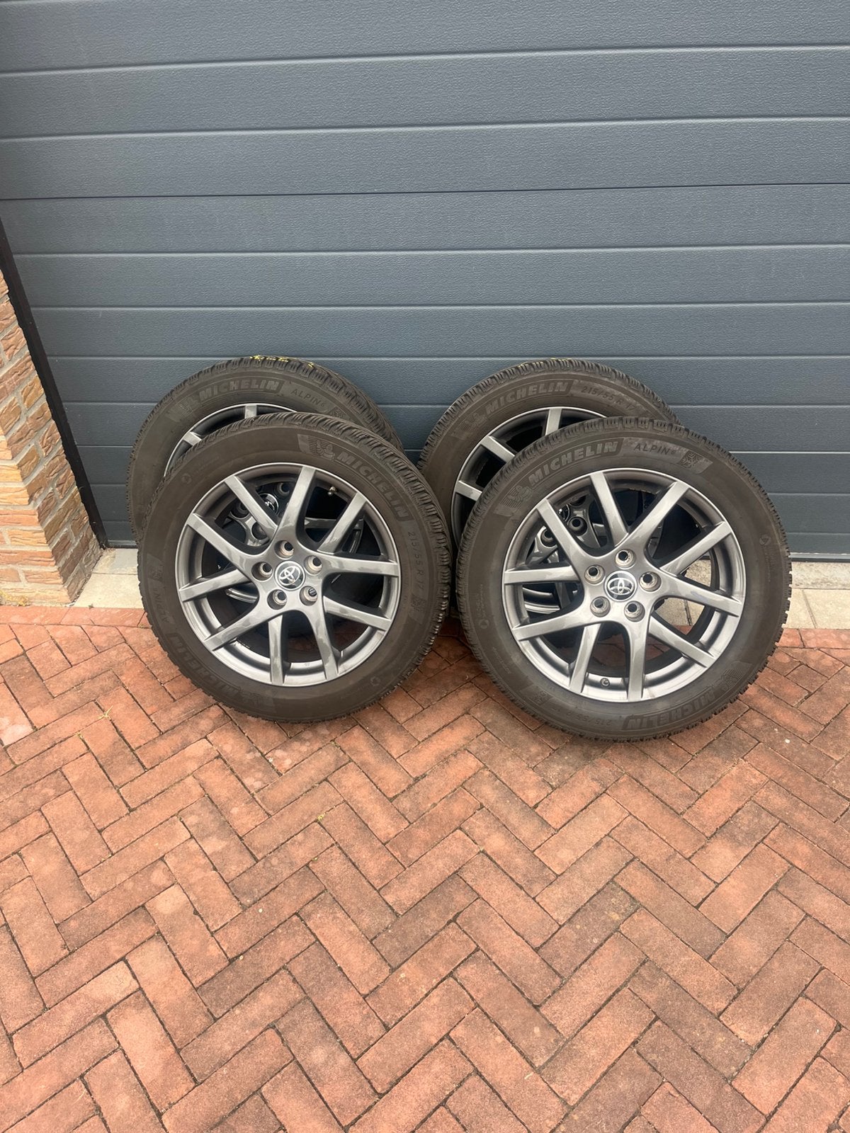 Origine  17 inch Toyota verso velgen  met winterbanden, Auto-onderdelen, Banden en Velgen, Ophalen, 17 inch, Winterbanden, Velg(en)