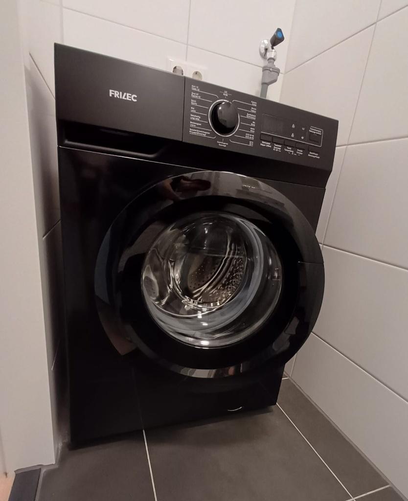 FRILEC KOBLENZ8214WA-030B - Wasmachine, zwart, Ophalen, Zo goed als nieuw, Voorlader, Energieklasse A of zuiniger