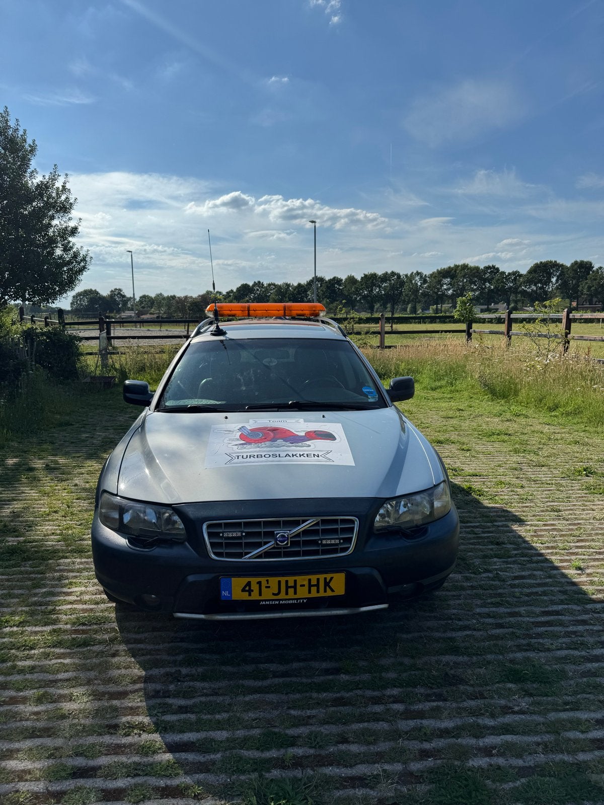 Volvo V70 2.4 T XC AWD AUT 2002 Grijs megarun, 1800 kg, Stationwagon, 2435 cc, Vierwielaandrijving