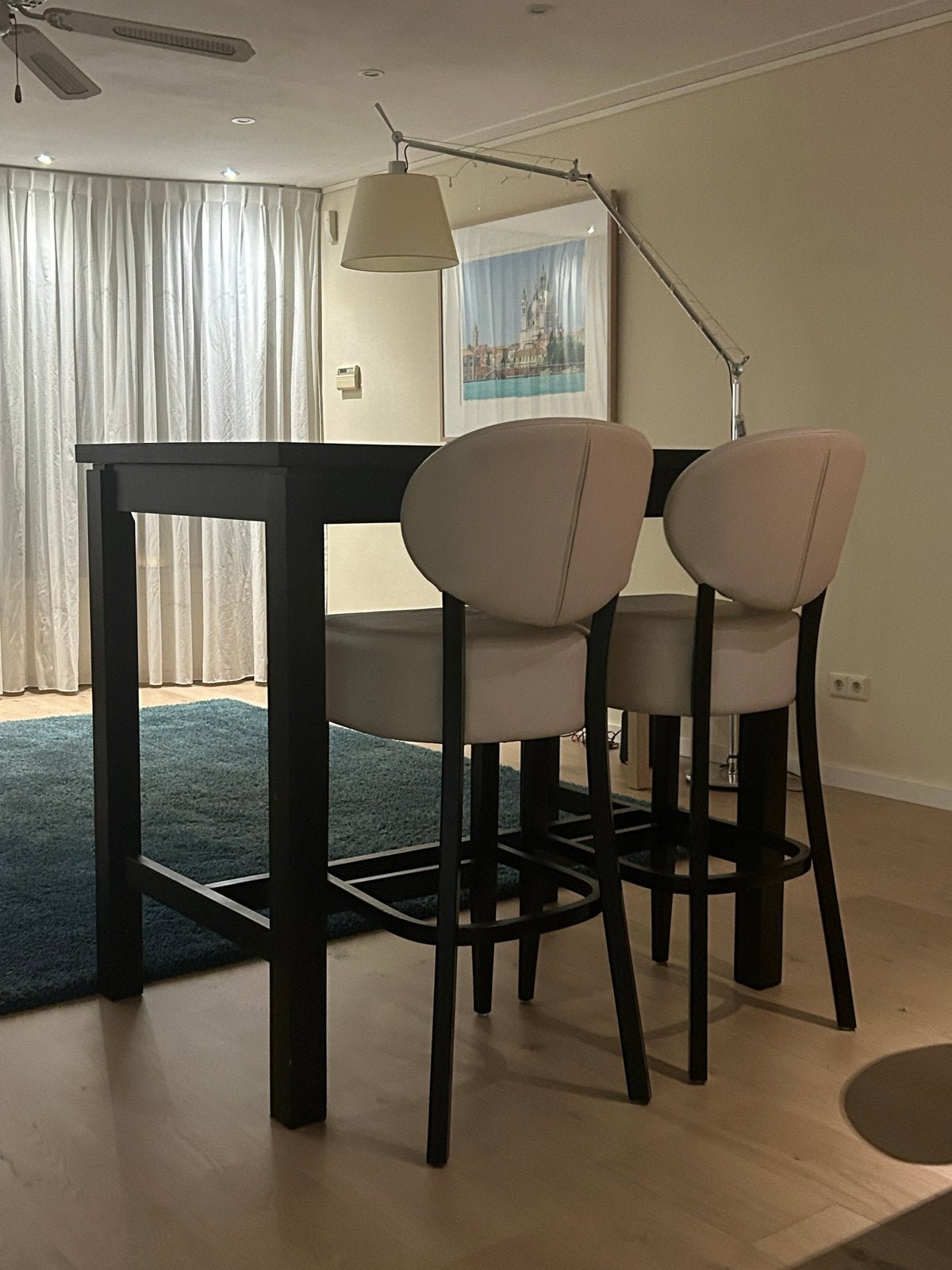 Hoge tafel met twee barkrukken, Ophalen, Gebruikt