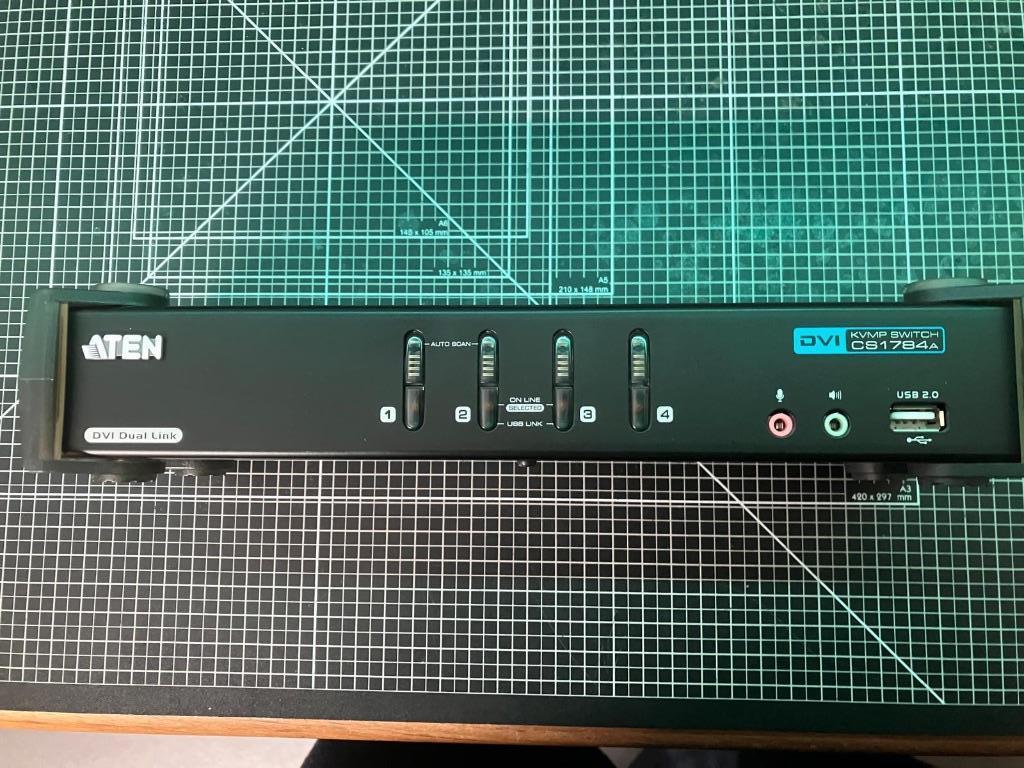 ATEN CS1784A KVM switch, Ophalen of Verzenden, Gebruikt