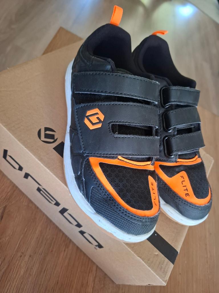Brabo Velcro Zaalhockeyschoenen Zwart/Oranje Maat 35, Ophalen, Nieuw, Schoenen