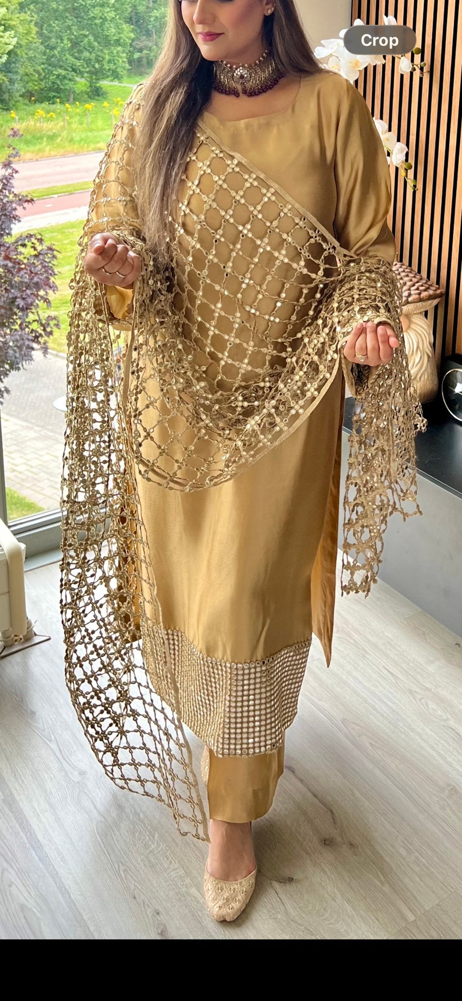 Gouden Indiase Jurk met Prachtige Borduurdetails, Maat 42/44 (L), Ophalen of Verzenden, Zo goed als nieuw, Goud