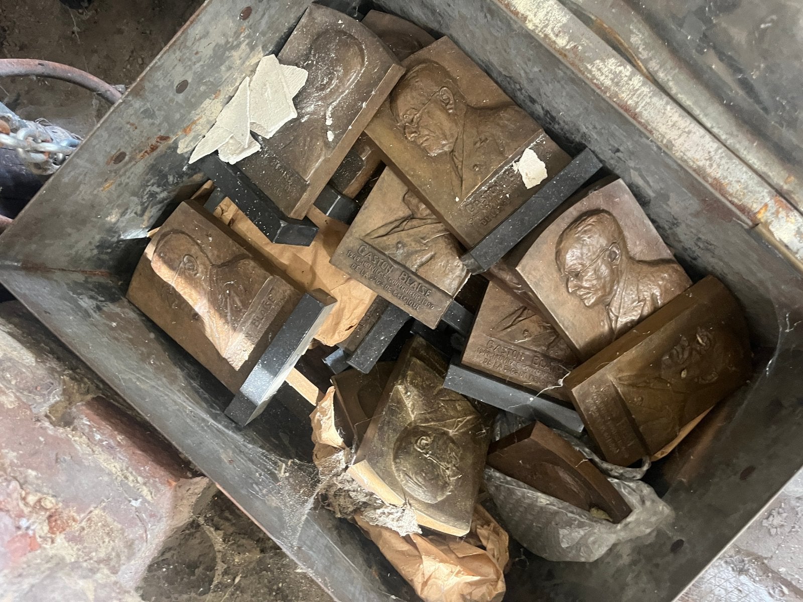 Exclusief lot 52 bronzen beelden ‘Gaston Blaise’, Antiek en Kunst, Ophalen