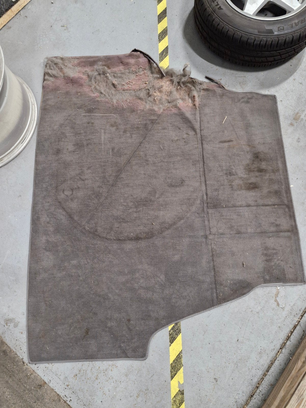 gevraagd nette bmw E32 7 serie kofferbak mat / bekleding, Auto-onderdelen, Ophalen, Gebruikt, BMW