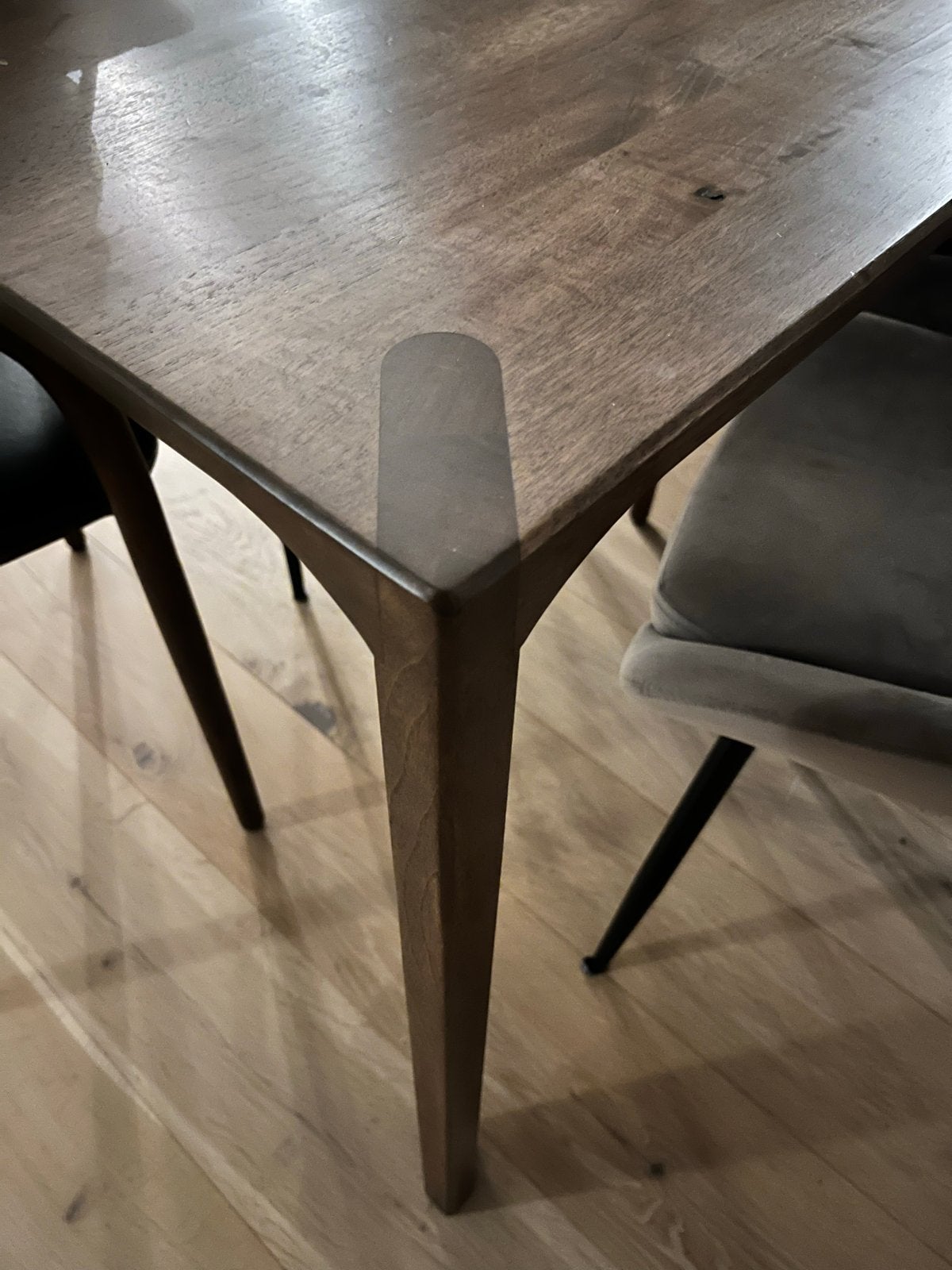 ARTISAN Hanny eettafel in massief walnoot - 240x100cm, Huis en Inrichting, Tafels | Eettafels, Ophalen, Gebruikt, 100 tot 150 cm