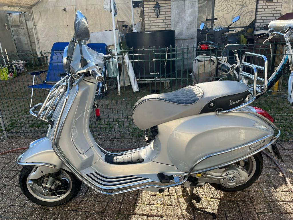 Vespa Primavera 4T - Stijlvolle en betrouwbare scooter, Fietsen en Brommers, Scooters | Vespa, Ophalen, Overige modellen, Maximaal 45 km/u
