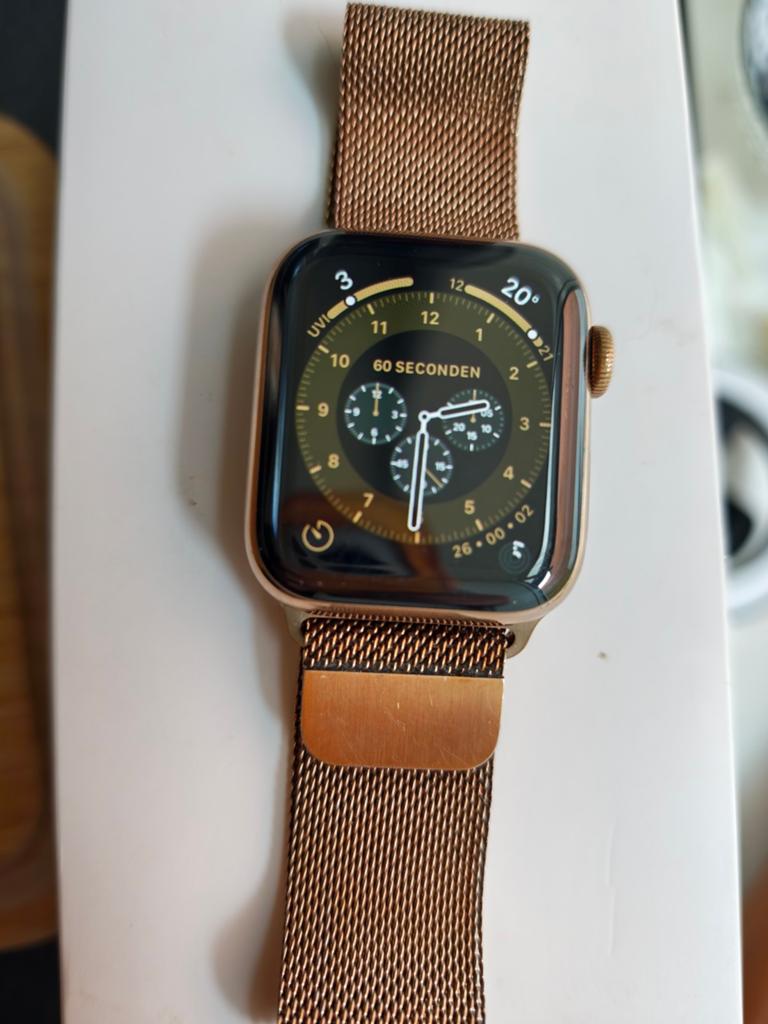 ZELDZAAM APPLE WATCH series 5 RVS GOUD 40MM, Sieraden, Tassen en Uiterlijk, Smartwatches, Gebruikt, Apple Watch ⌚️, IOS, Ophalen of Verzenden