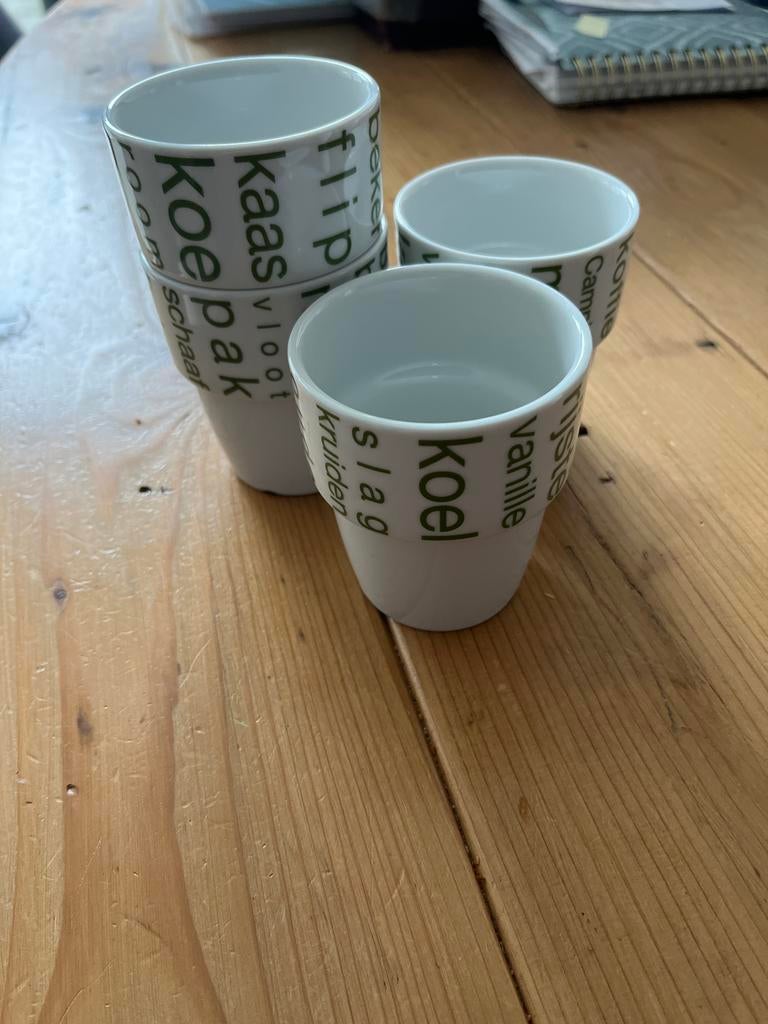 Set van 4 ongebruikte Campina aardewerk mokken, Ophalen of Verzenden, Nieuw, Aardewerk, Kop(pen) en/of Schotel(s)