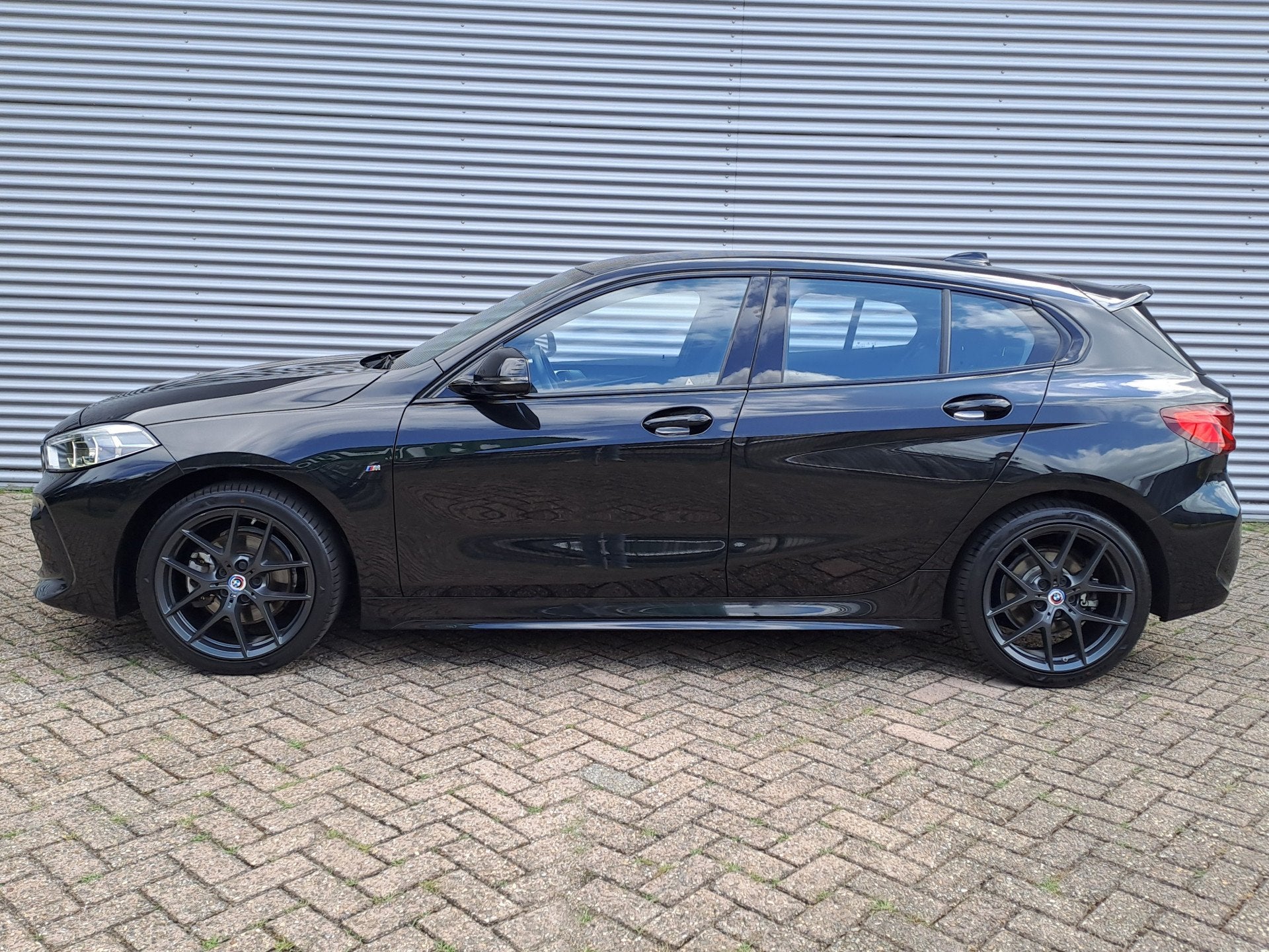 BMW 1-serie 118i Business Edition M-exterieur pakket | Digit, Auto's, 12 maanden, 136 pk, Gebruikt, Leder en Stof