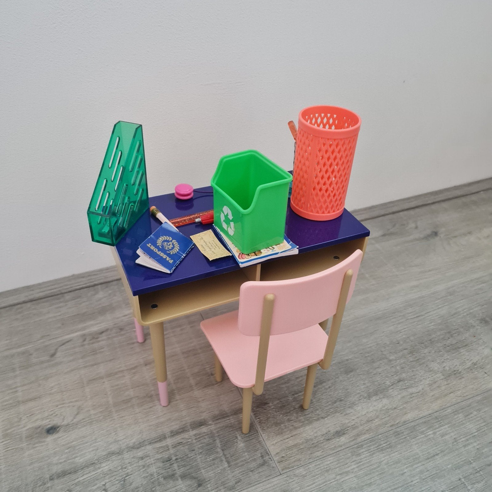 Our Generation  Bureau met stoel en accessoires voor poppen, Ophalen of Verzenden, Gebruikt, Meisje