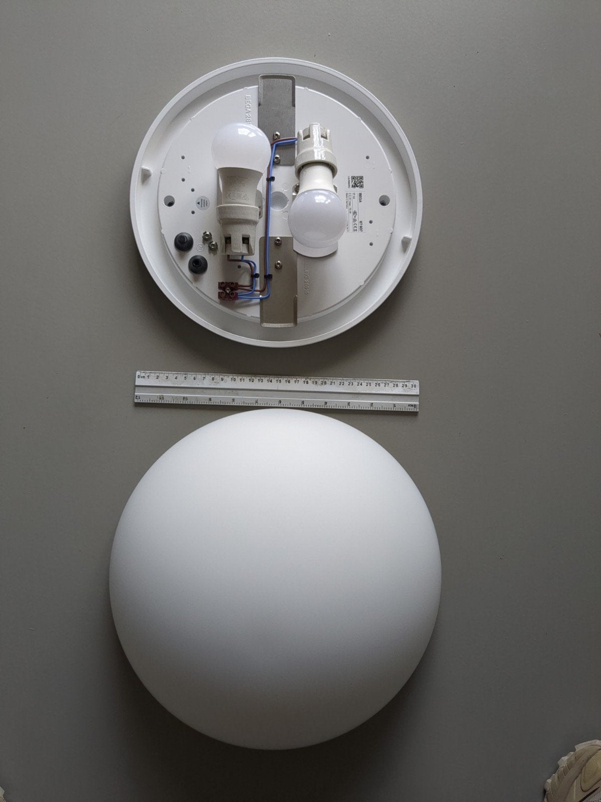 Witte plafondlamp topkwaliteit merk BEGA., Ophalen, Wit, Overige merken, B22 (Bajonetsluiting)