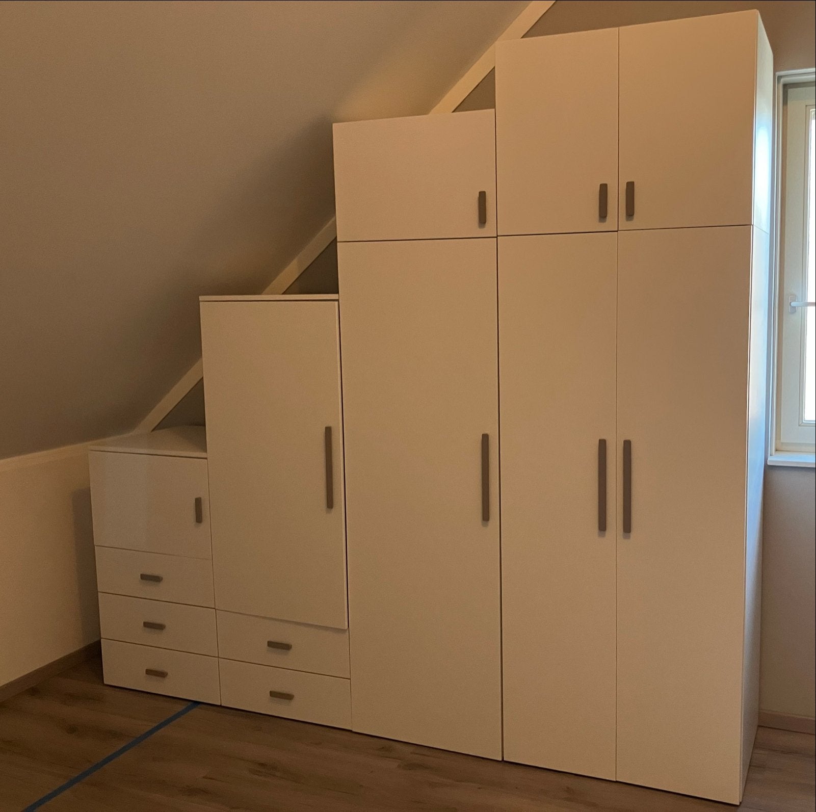 Witte kledingkast met lades en hangruimte, Huis en Inrichting, Kasten | Kledingkasten, Ophalen, Gebruikt, 200 cm of meer, Met lade(s)