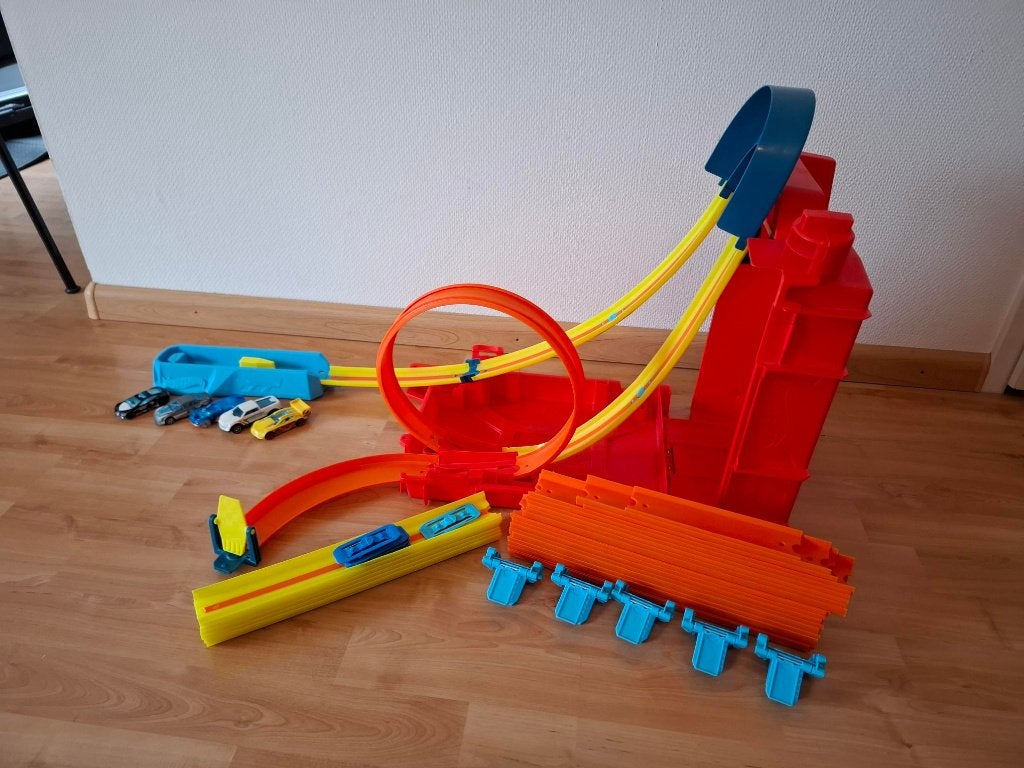 Hot Wheels Track Builder Unlimited Brandstoftank stuntpakker, Ophalen, Opwindmechanisme, Hot Wheels, Met looping