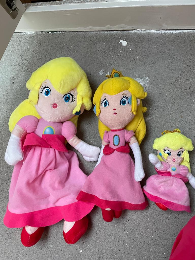 Prinses Peach knuffels - Super Mario - 3 stuks, Overige typen, Ophalen of Verzenden, Zo goed als nieuw, Nintendo