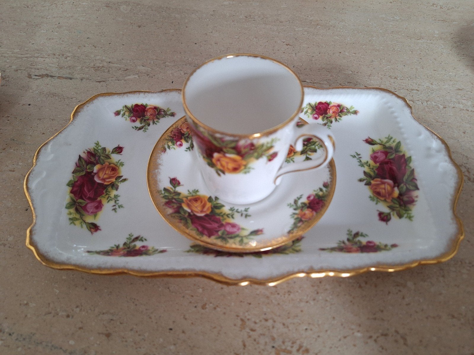 Royal Albert Old Country Roses Kop en Schotel met Dienblad, Antiek en Kunst, Ophalen of Verzenden