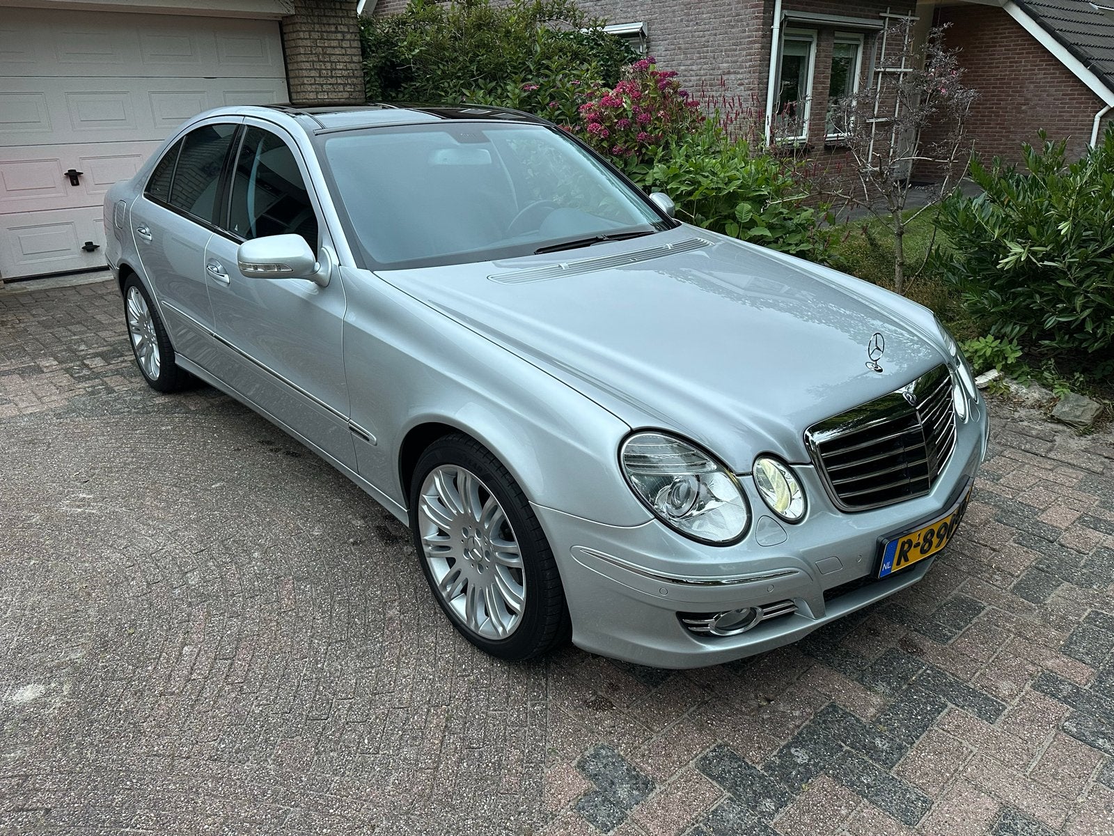 Mercedes-Benz E-Klasse E280 AUT 2006 Grijs 67.494 km!, Auto's, Mercedes-Benz, Particulier, E-Klasse, Benzine, E, Sedan, Automaat