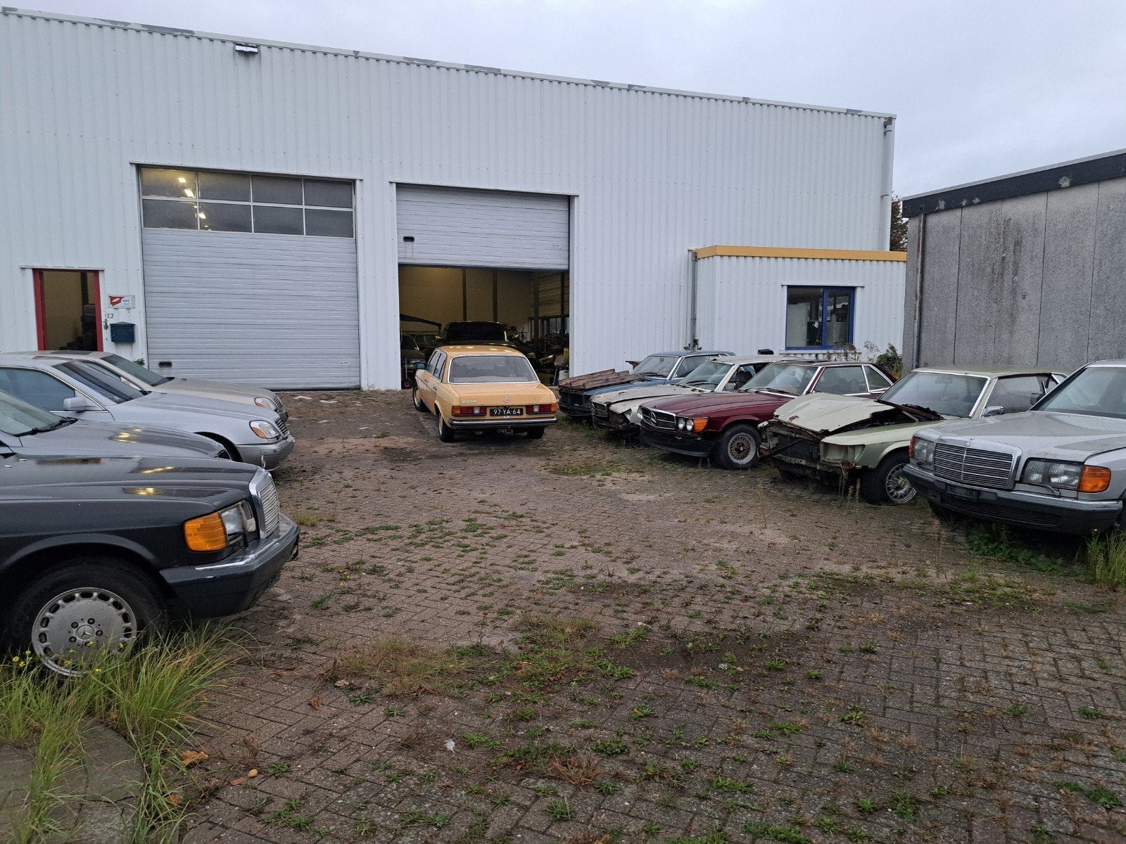 MERCEDES BENZ W107 ONDERDELEN, ., Ophalen of Verzenden, ., Bumper