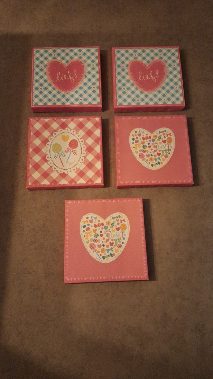Leuke decoratieve schilderij tjes 30x33 cm met hartjes en sn, Roze, Ophalen of Verzenden, Zo goed als nieuw, Modern
