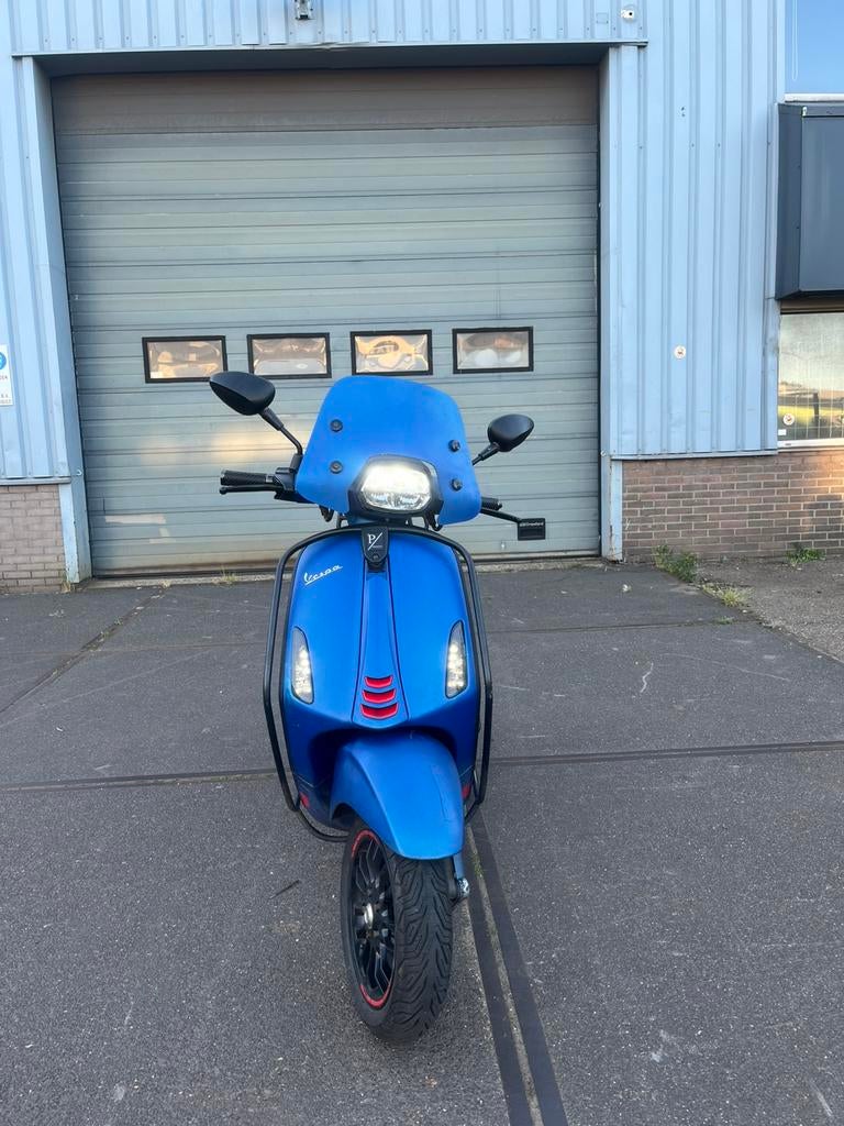 Vespa sprint 2020 full option, Fietsen en Brommers, Scooters | Vespa, Ophalen, Zo goed als nieuw, Benzine