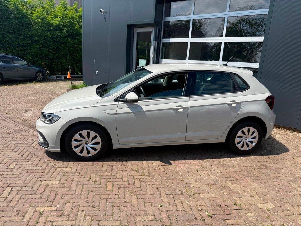 Volkswagen Polo 1.0 MPI Polo Life |CarPlay | PDC V+A | All-i, Auto's, Volkswagen, Voorwielaandrijving, Stof, Gebruikt, Zwart