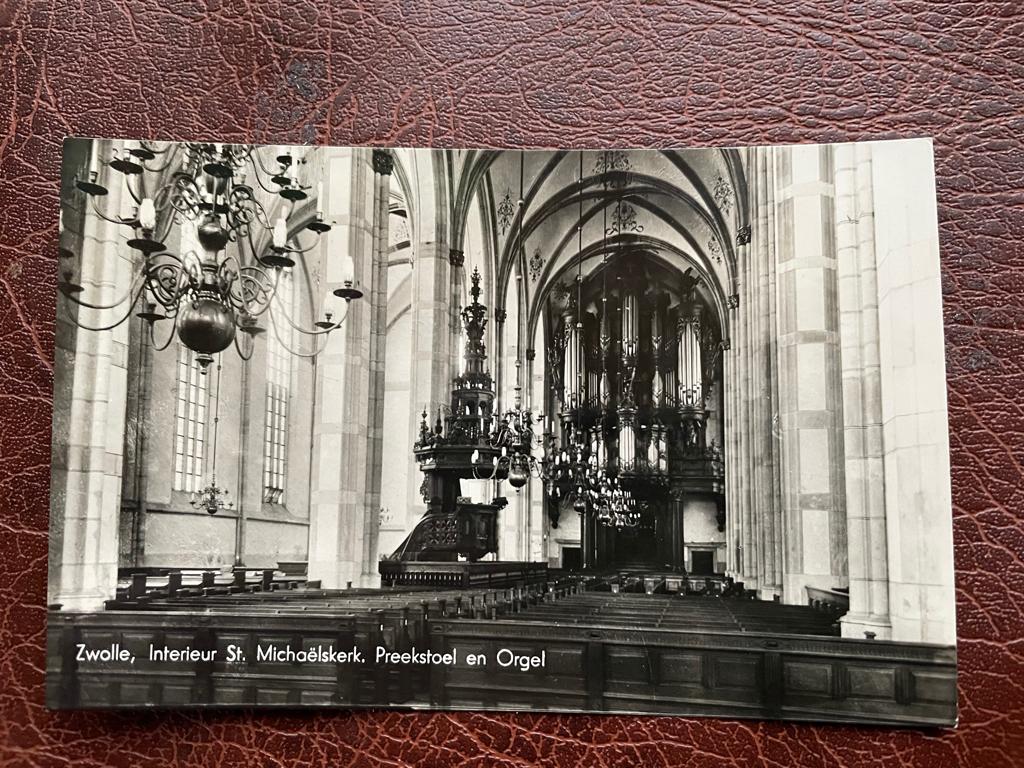 ansichtkaart van Zwolle, Interieur St. Michaëlskerk., Verzenden, 1940 tot 1960, Overijssel