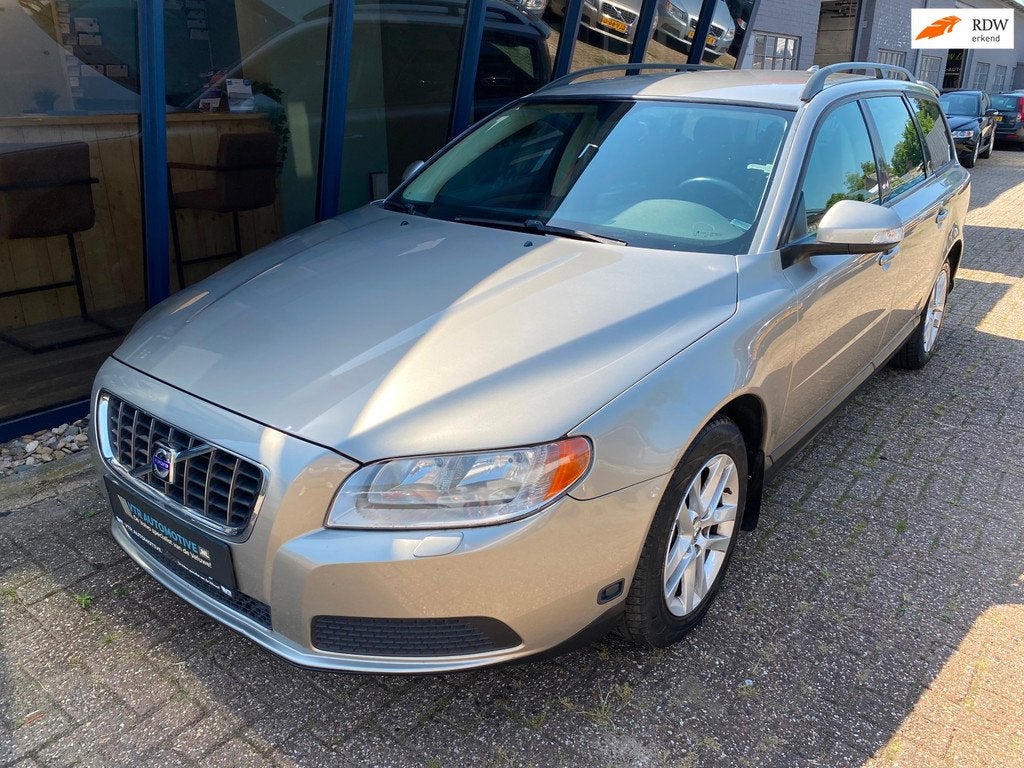 Volvo V70 2.5T Kinetic LPG G3 / TREKHAAK / YOUNGTIMER, Auto's, Voorwielaandrijving, Zwart, Stoelverwarming, Leder en Stof
