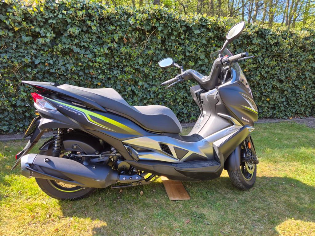 Motorscooter Kawasaki J300 abs, Motoren, Scooter, 300 cc, Particulier, Minimaal motorrijbewijs A2