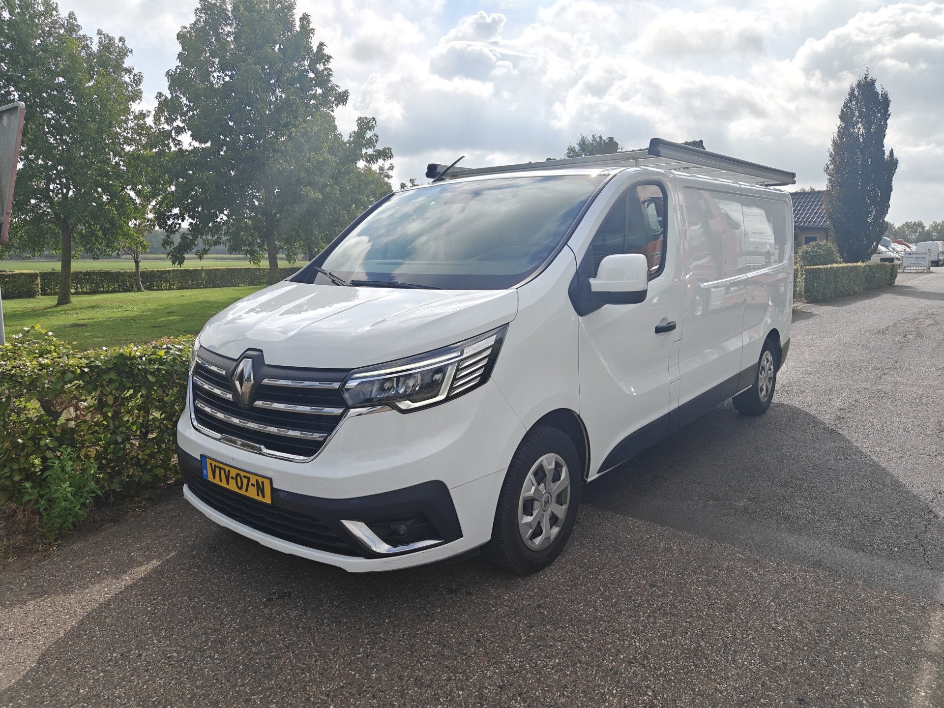 Renault Trafic 2.0 dCi 130 T30 L2H1 Work Edition AIRCO\LED B, Voorwielaandrijving, Stof, Gebruikt, Euro 6