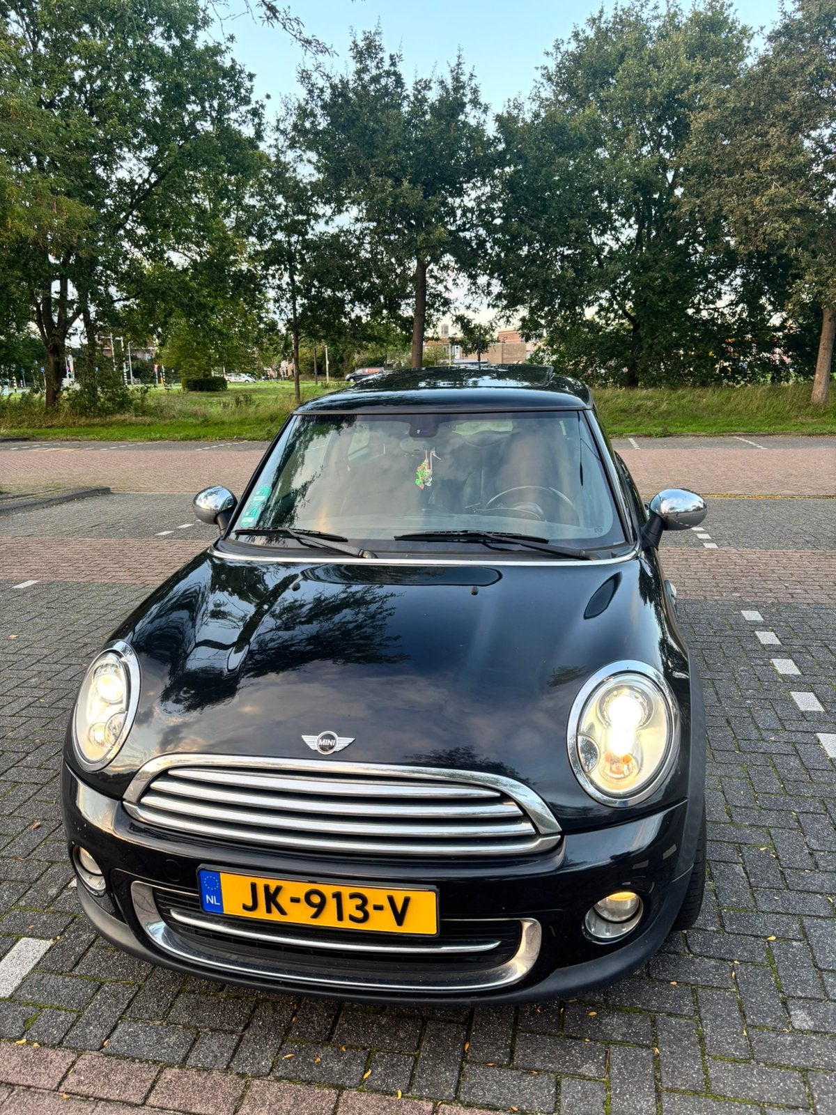 Mini 1.6 ONE 2011 Zwart, Auto's, Voorwielaandrijving, 40 €/maand, Zwart, 4 cilinders