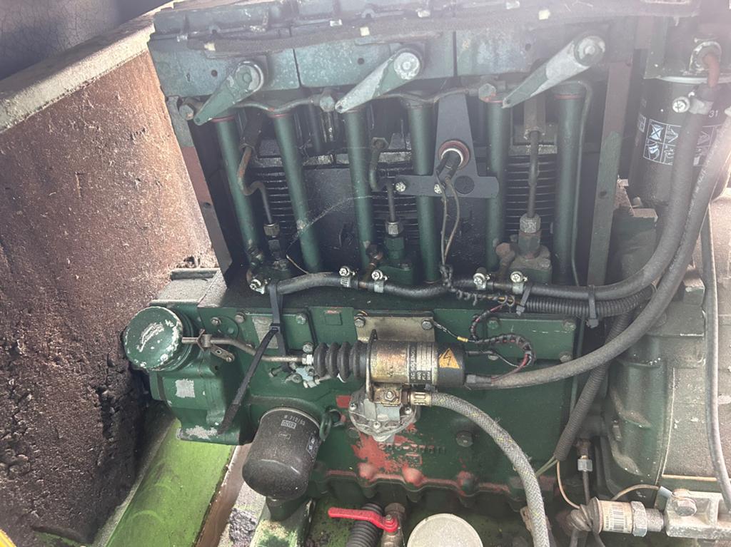 3 cilinder Lister dieselmotor., Ophalen