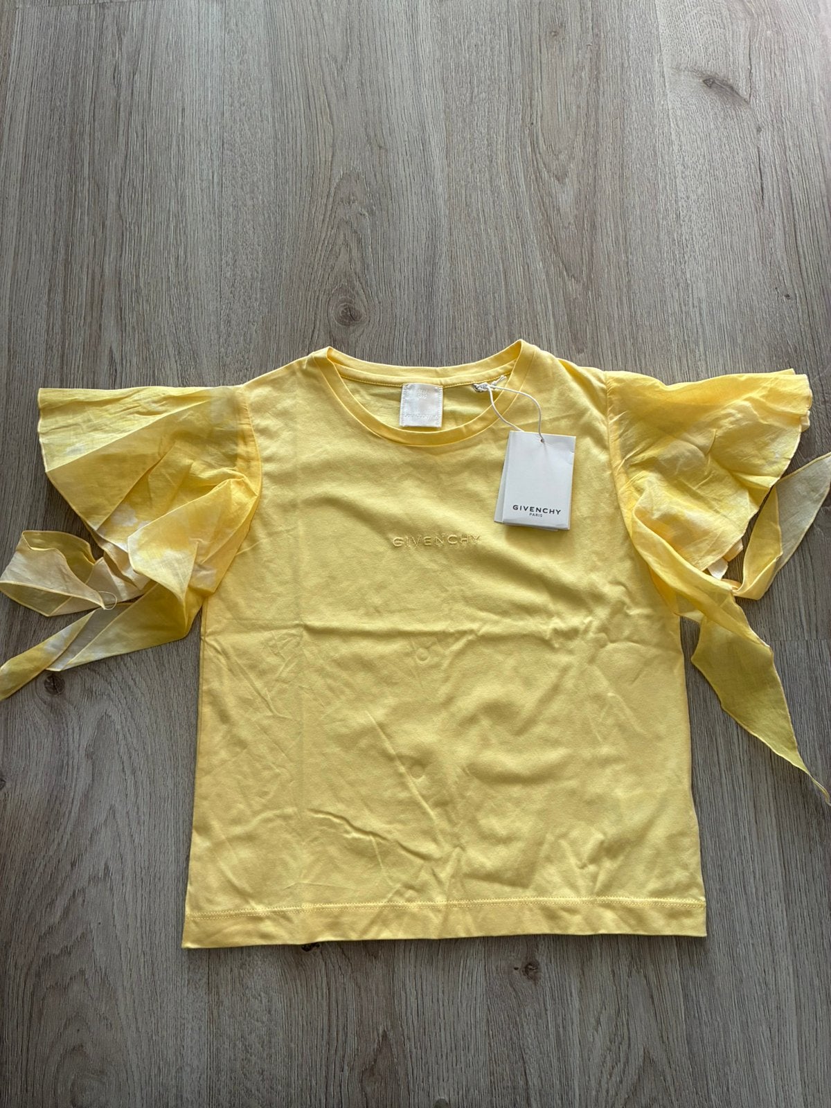 T-shirt geel Nieuw Givenchy, Geel, Nieuw, Ophalen of Verzenden, Korte mouw