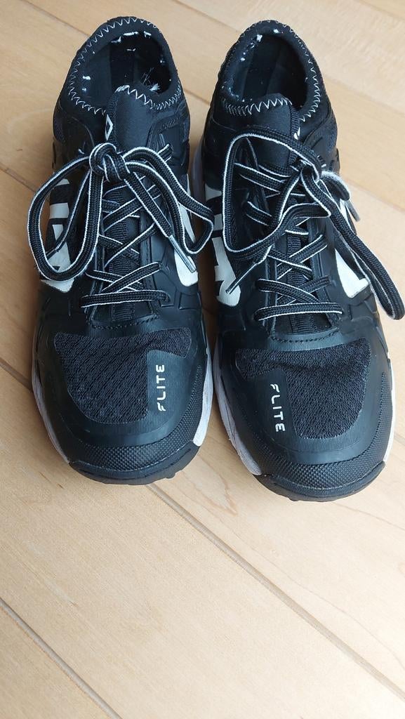 Korfbal of hockey schoenen buiten maat 38, Sport en Fitness, Korfbal, Ophalen of Verzenden, Zo goed als nieuw, Schoenen