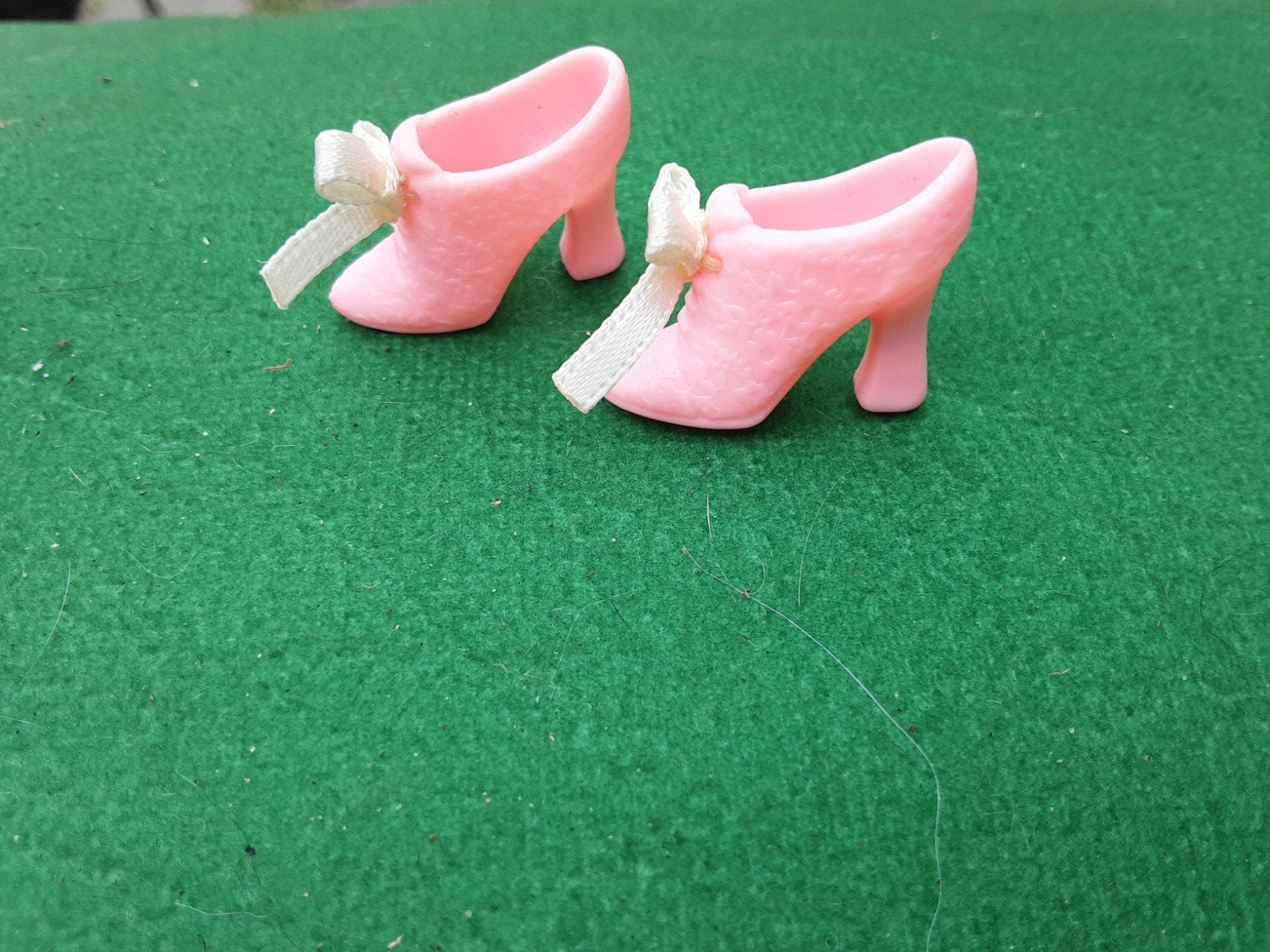 Roze poppenschoentjes met strikjes, vintage, Ophalen of Verzenden, Gebruikt, Meisje