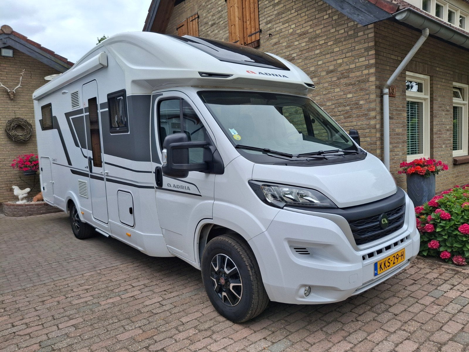 Prachtige Fiat ducato Adria 670 queensbed 2023!", Standaard zit, Ringverwarming, Fiat, 6 tot 7 meter