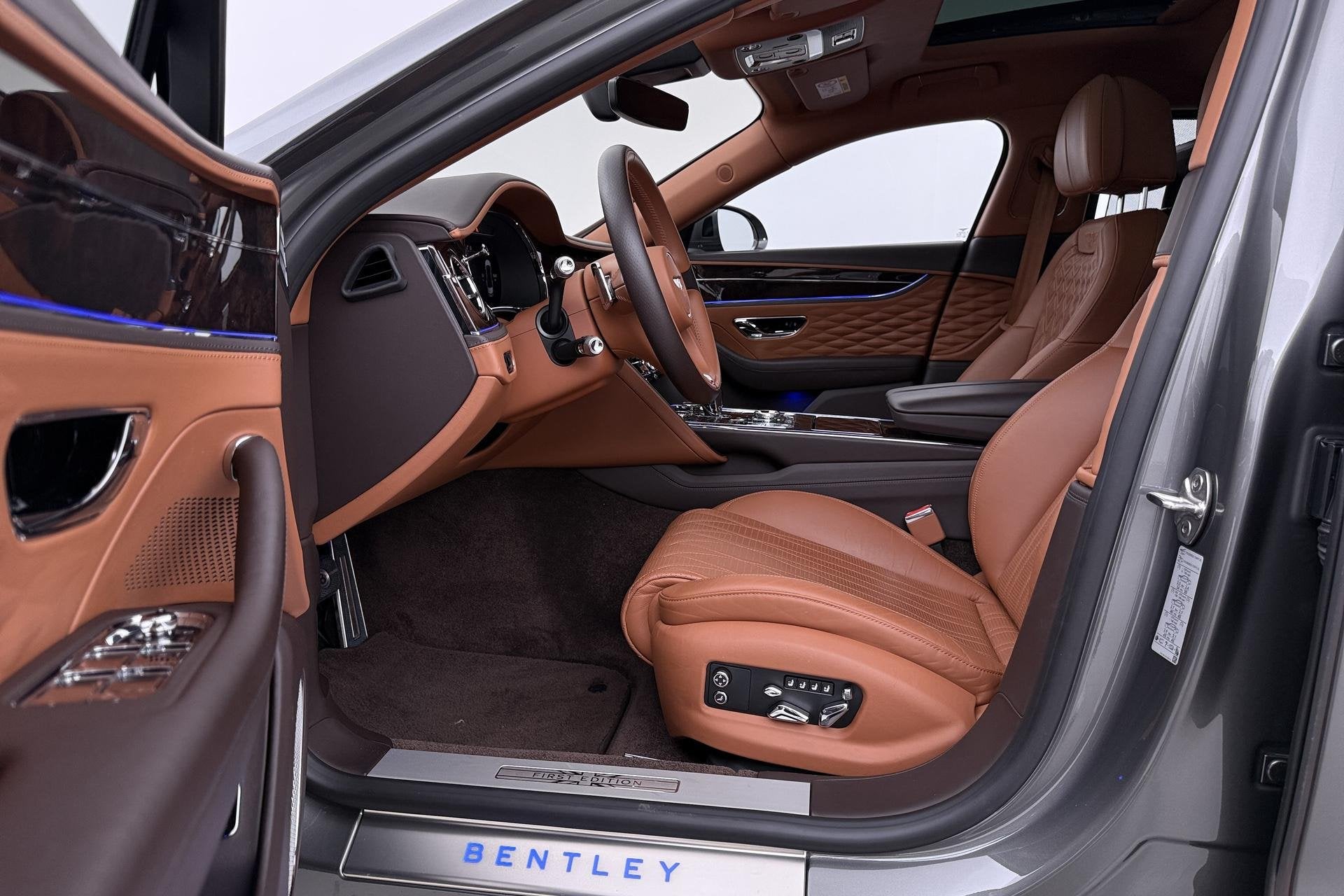 Bentley Flying Spur 6.0 W12 First Edition | NL Auto | NAIM A, Auto's, Bentley, Automaat, 2412 kg, Gebruikt, Euro 6