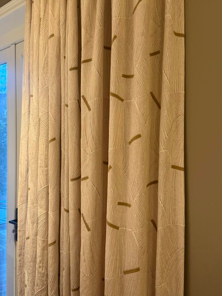 Larsen Bindu gordijnen - gevoerd, Huis en Inrichting, Ophalen, 200 cm of meer, Beige, Zo goed als nieuw