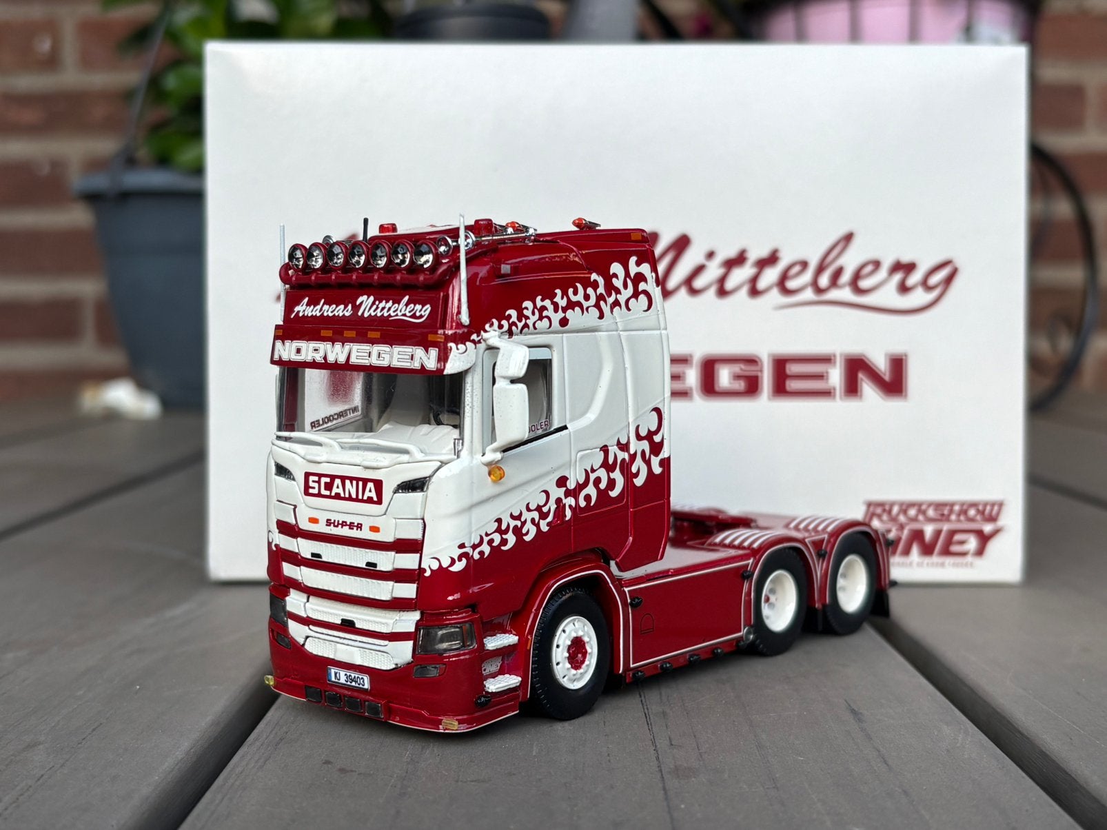 van ANDREAS NITTEBERG uit NOORWEGEN., Ophalen of Verzenden, Zo goed als nieuw, Bus of Vrachtwagen, Tekno